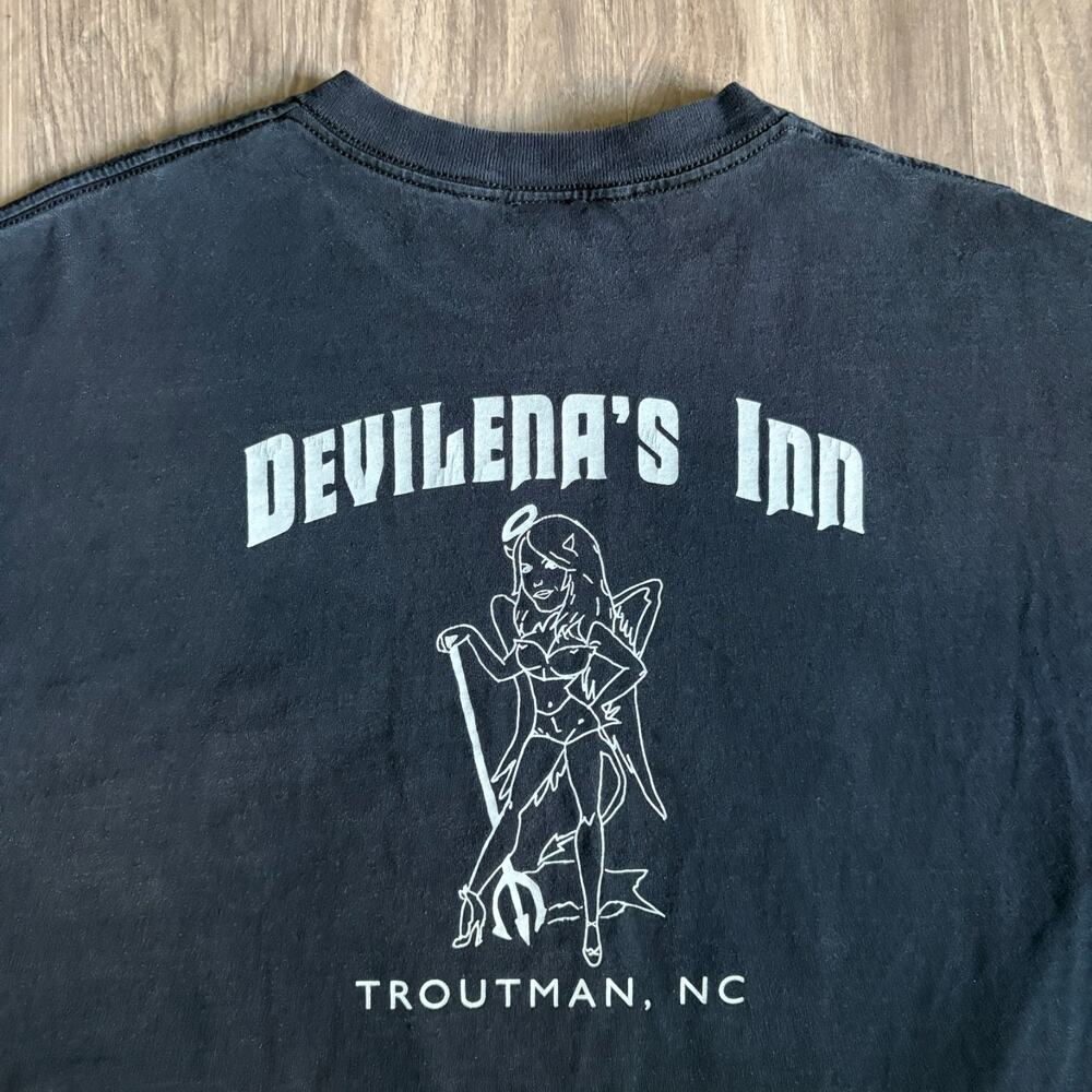 Vintage Devil Girl T-Shirt Men's Size XL Devilena's Inn Black Faded